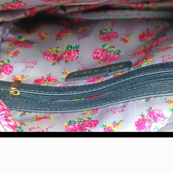 Betsey Johnson Velvet Heart Studded Mini Backpack (NWOT) - Picture 8 of 10